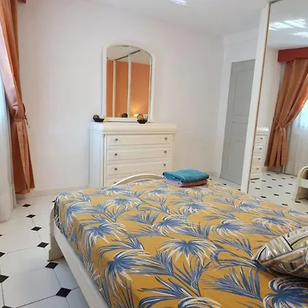 Encantadora Vivienda En El Paseo Maritimo De *